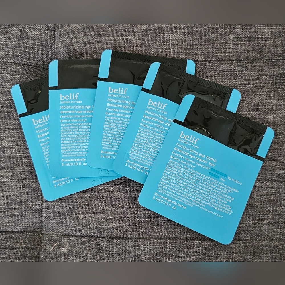 Belif Moisturizing Eye Bomb Sample Pack